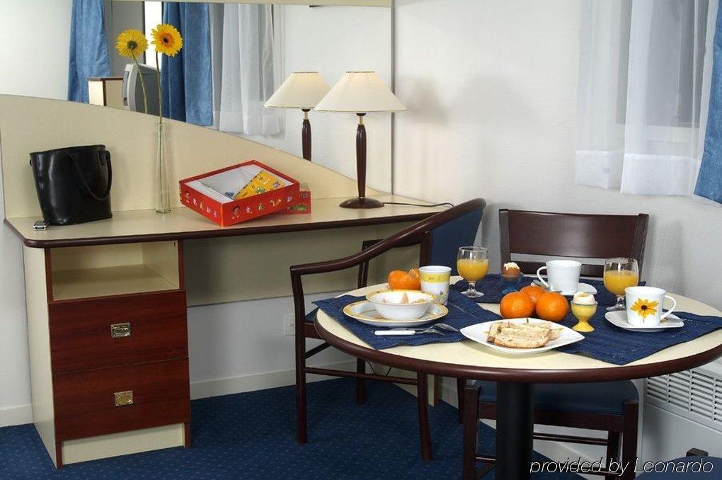 Appart'City Pontoise Cergy-Le-Haut Room photo