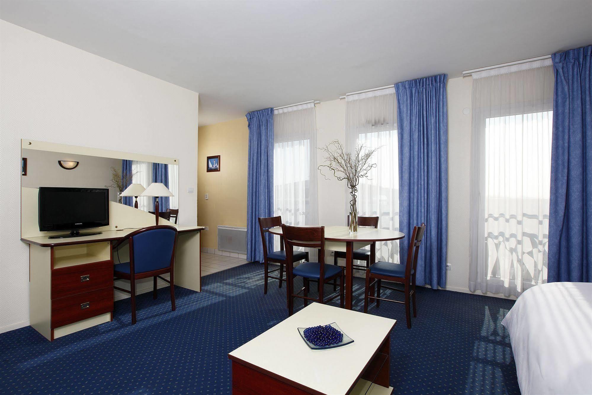 Appart'City Pontoise Cergy-Le-Haut Exterior photo
